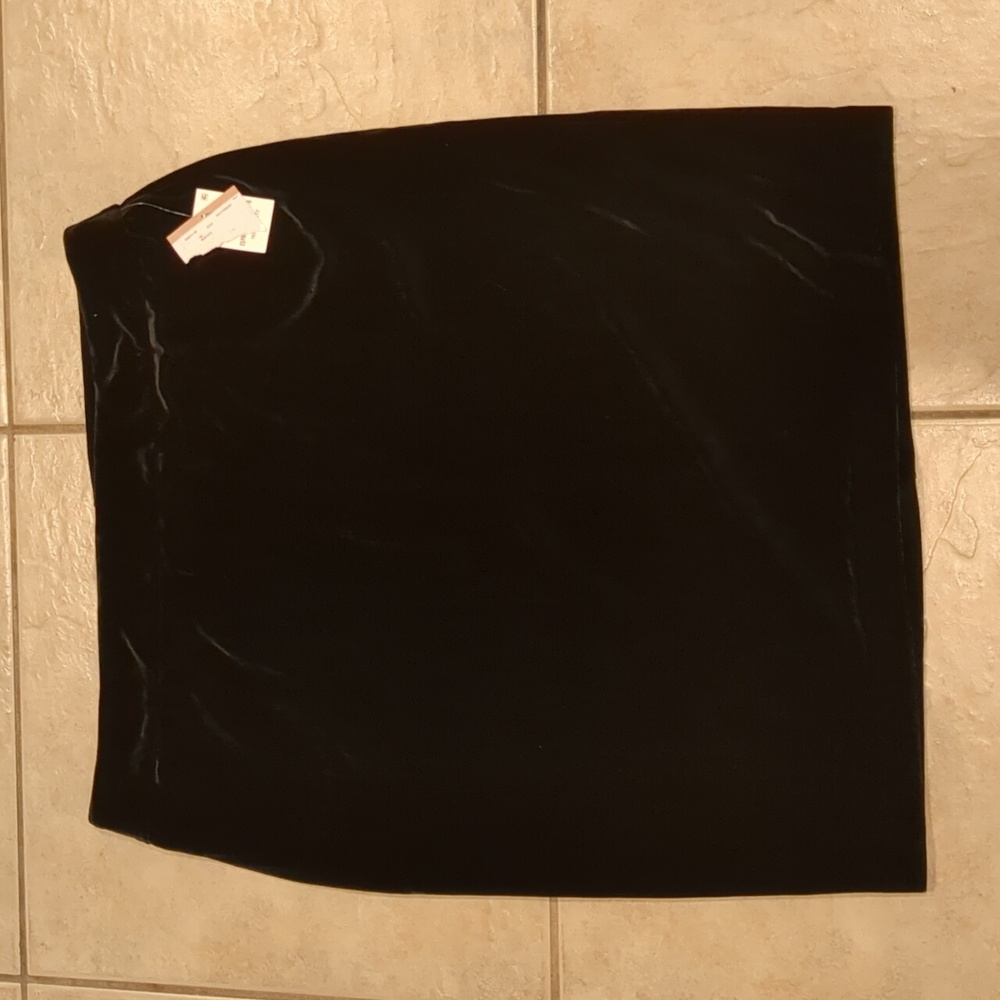 Vintage Kasper Black Velvet Skirt Size 12 NWT